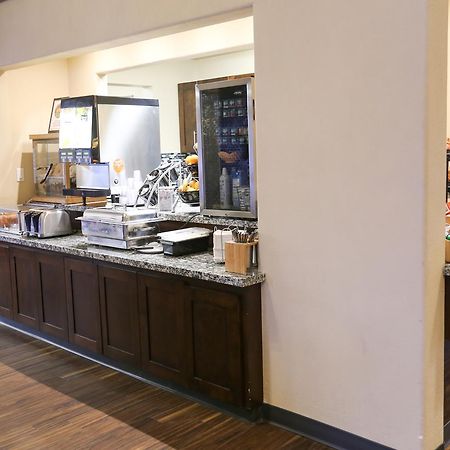 卡尔加里机场戴斯酒店 卡加利 外观 照片