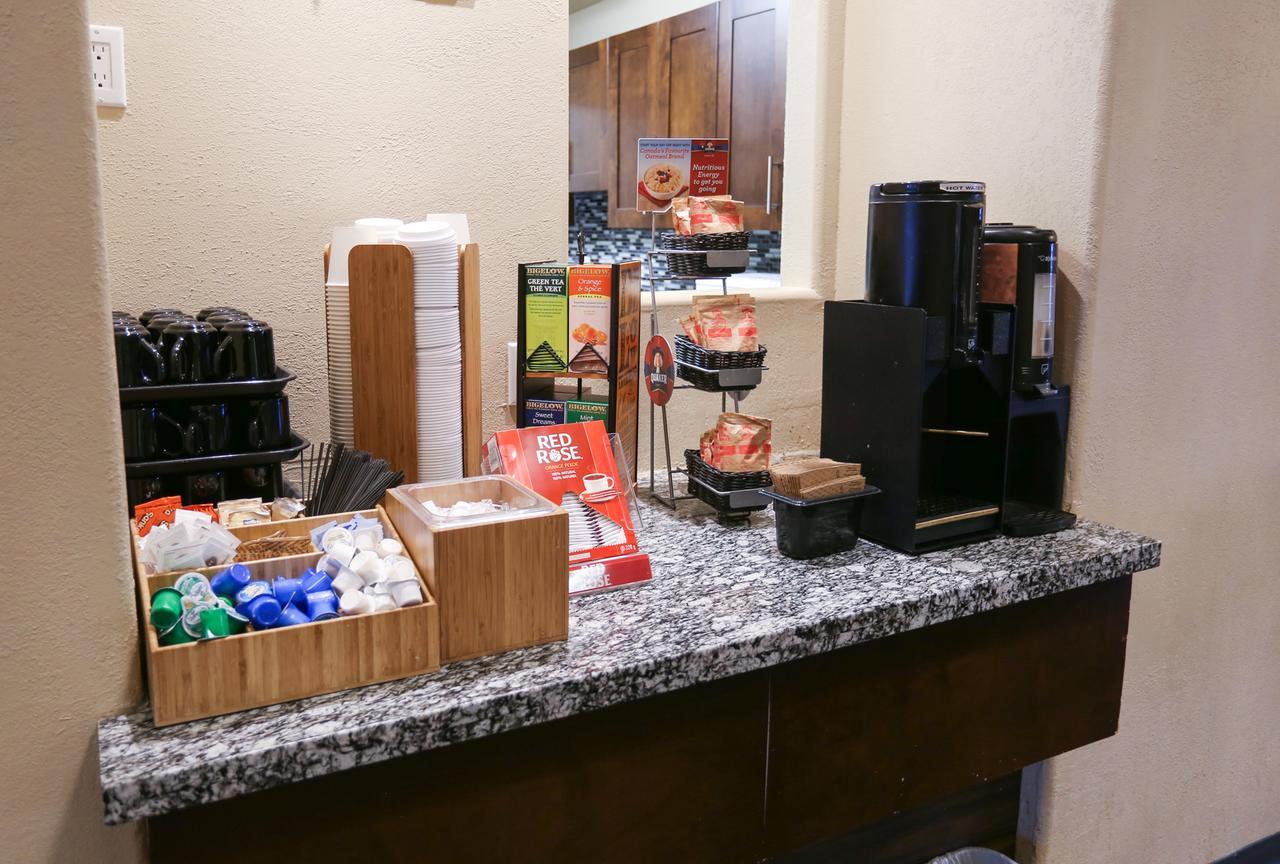 卡尔加里机场戴斯酒店 卡加利 外观 照片